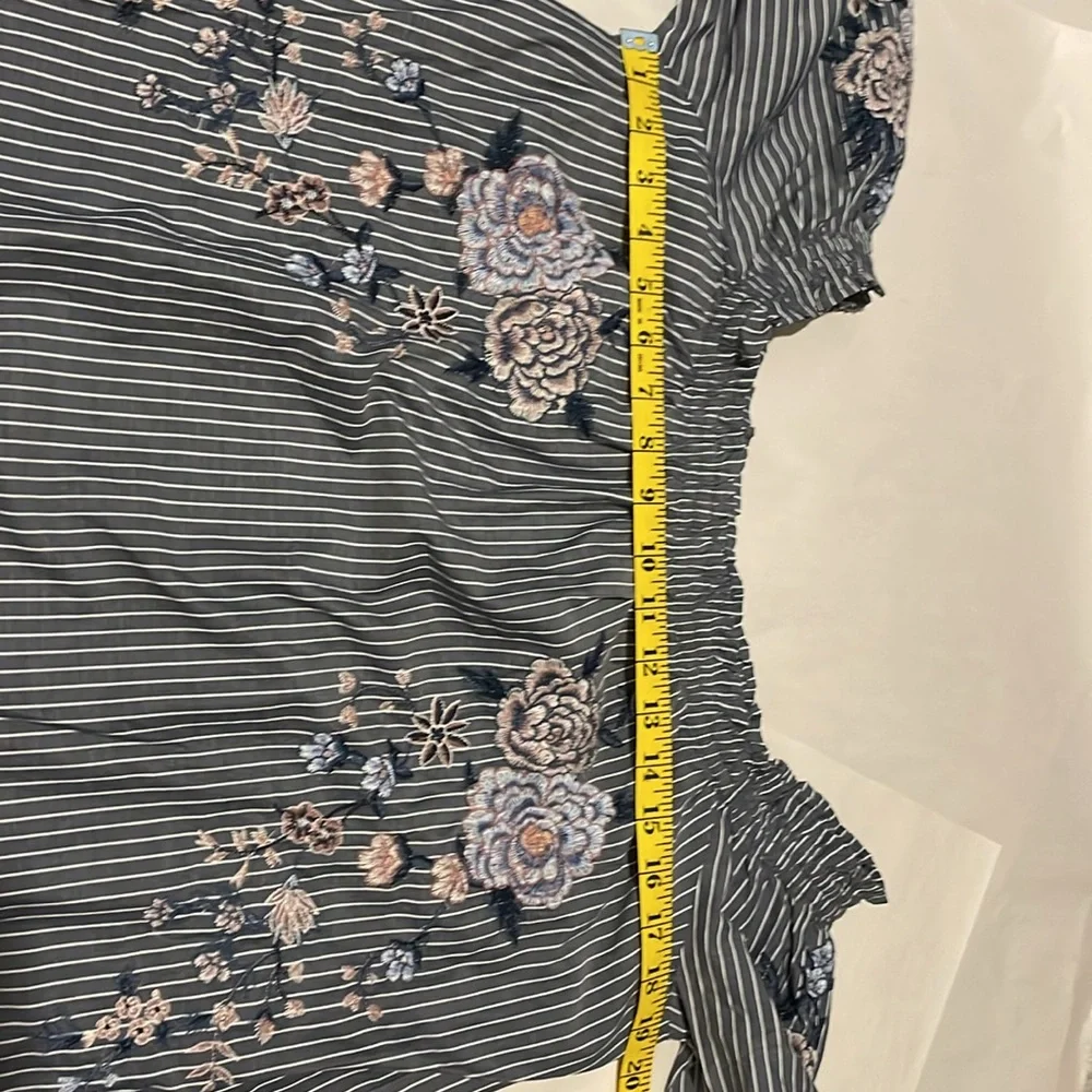 AEO  TOP off the shoulder - Picture 6 of 8